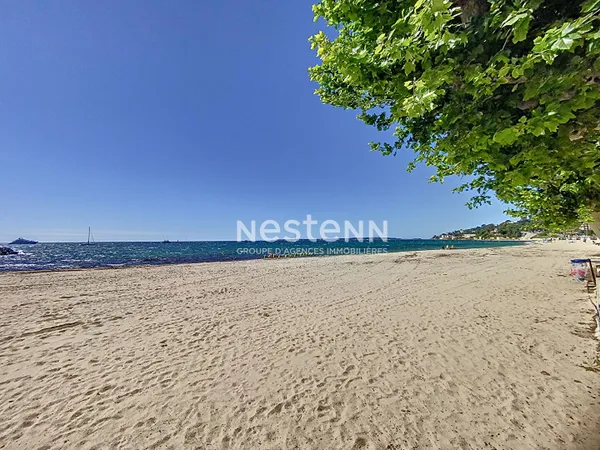 GOLFE JUAN - 29 M2 -2P- CENTRE VILLE - A REFAIRE- SUD -1 MIN DE LA MER
