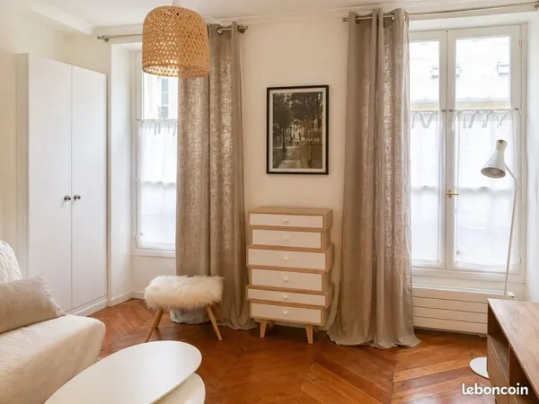 Paris 9ième -Studio 17,56 m2-Place Clichy / Liège