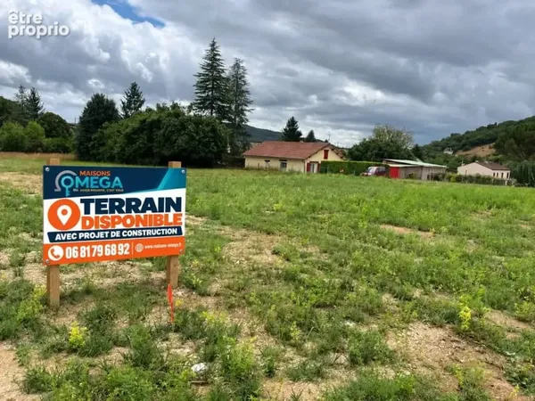 Terrain 827 m²