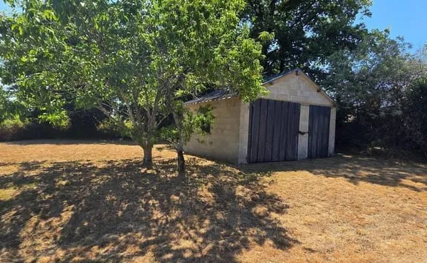 Terrain 440 m²