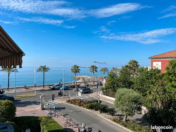 Studio meublé 28 m² — Front de mer, terrasse vue mer — Cros-de-Cagnes