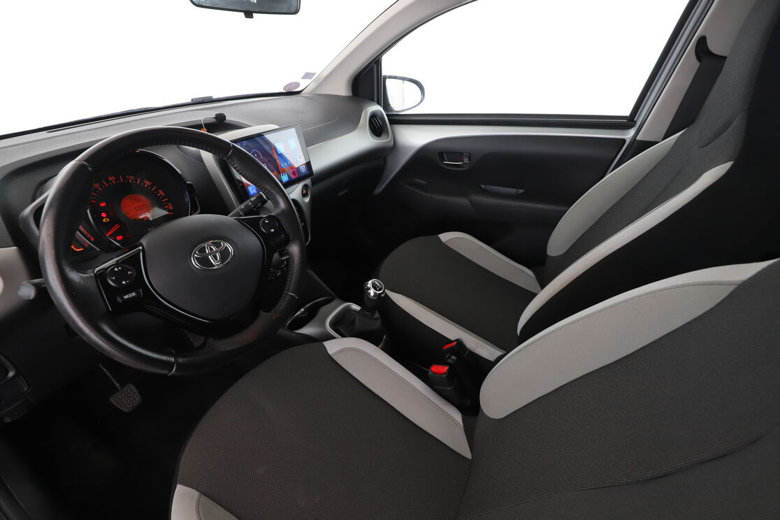 Toyota Aygo 1.0 VVT-i X-Play — photo 10