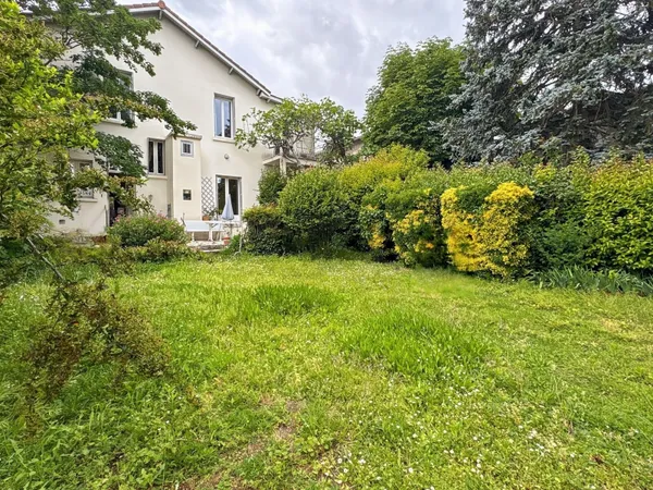 Maison 7 pièces 200 m²