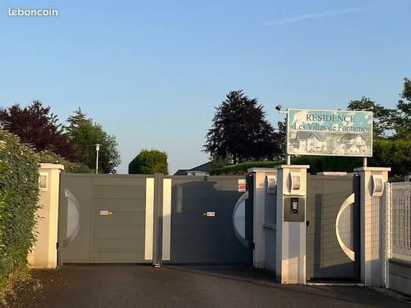 Grande maison de standing meublee dans residence privee securisee avec controle d'acces