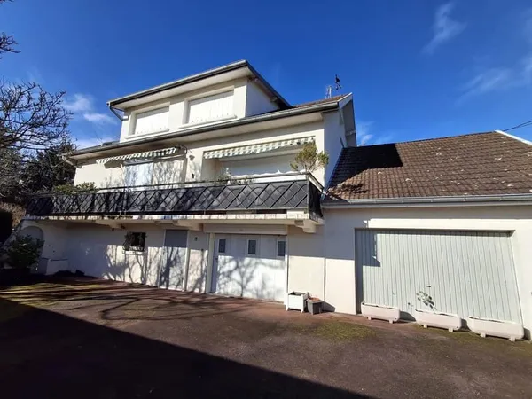 Parcey, maison 6 pièces sur sous-sol avec garage et terrain