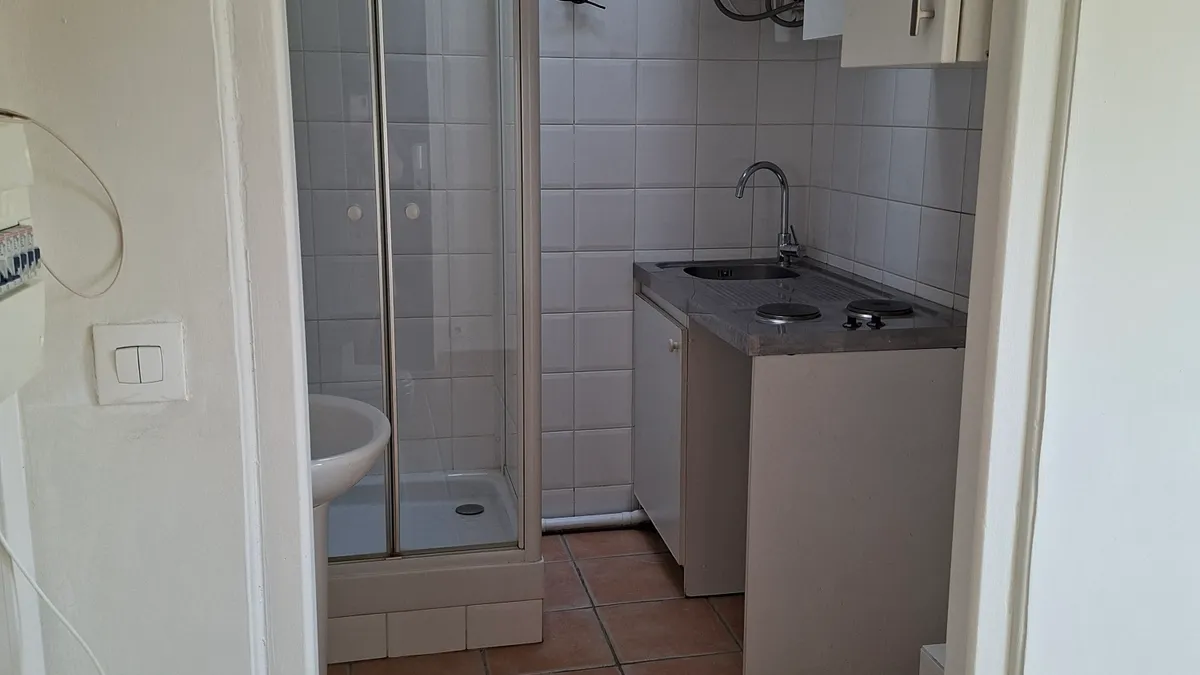 Photo 6