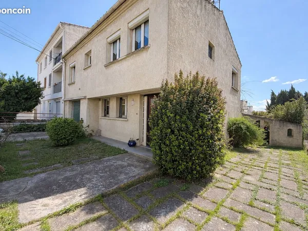 Rare à Narbonne Maison de ville proche du centre historique. 144 m² habitables sur jardin de 780 m² 