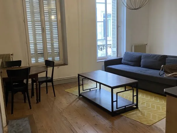 Loue appartement - 65m²