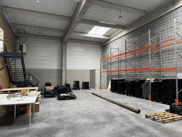 Entrepôt 1289 m²