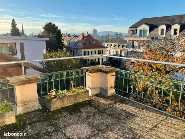 Bel appartement rénové proche commerces