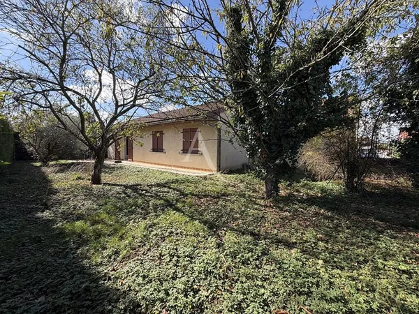 St Denis les Bourg, Maison de plain-pied avec jardin, véranda et double garage