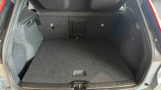 Volvo Xc40 t5 recharge 180+82 ch dct7 — photo 6