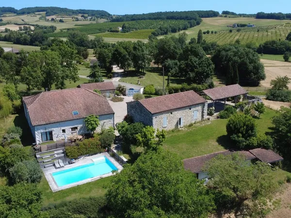 Grange aménagée au style loft, avec gîte indépendant