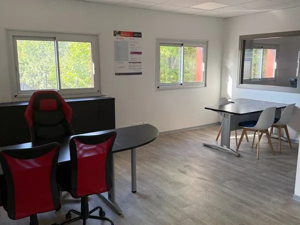 Loue bureau équipe 25 m2 sécurisé clim