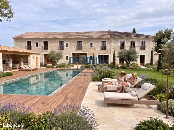 Mas 12 pièces 784 m²