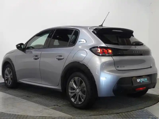 Peugeot 208 e- 136ch style — photo 7
