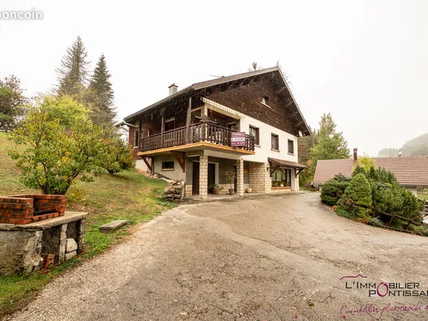 Maison 9 pièces 160 m²