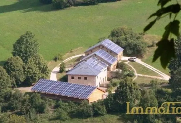 Hôtel 35 pièces 901 m²