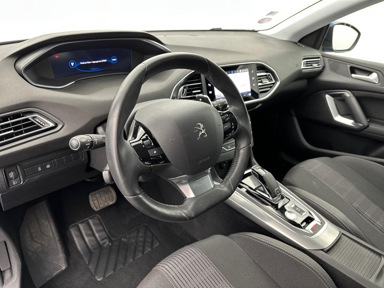 Peugeot 308 puretech 130ch s&s eat8 allure pack — photo 8