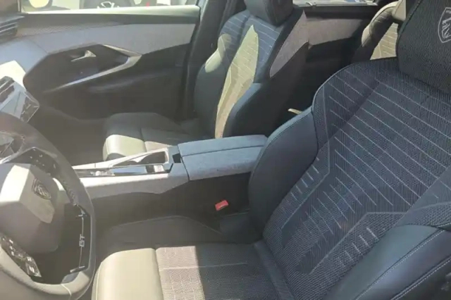 Peugeot 5008 hybrid 145 ch e-dcs6 — photo 10