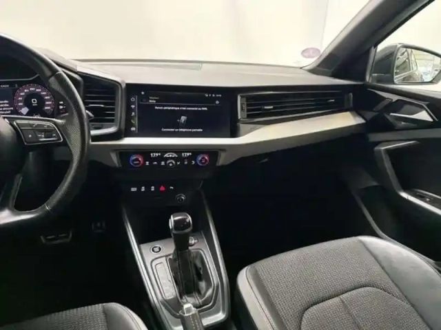 Audi A1 30 tfsi 110 ch s tronic 7 s line — photo 10