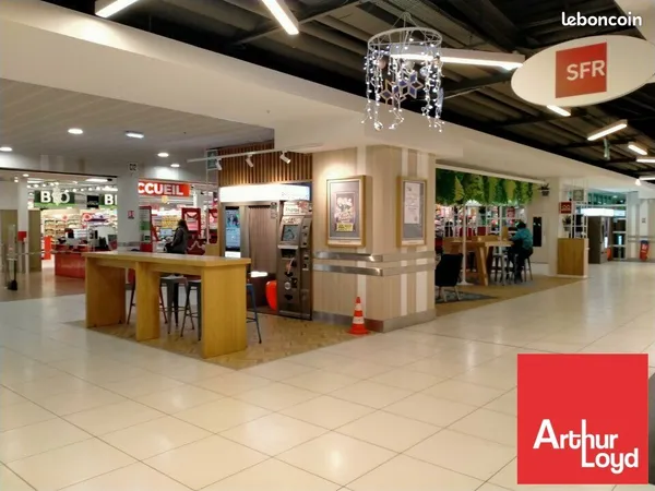 Local commercial 98 m² POITIERS