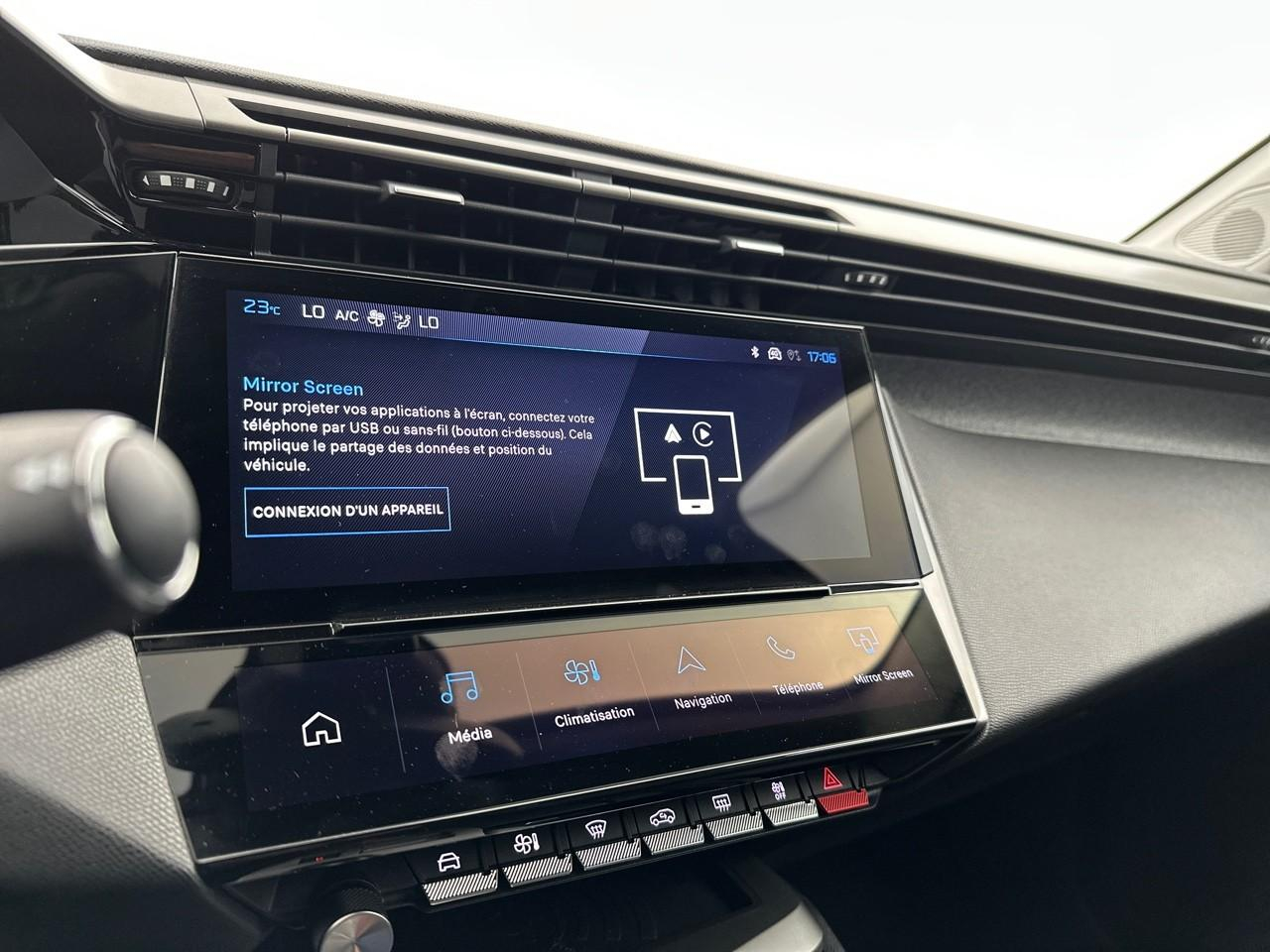 Peugeot 308 hybrid 145 e-dcs6 allure — photo 25