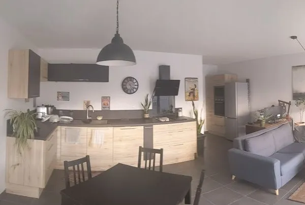 Appartement T3 · 69m² · traversant, en quartier calme