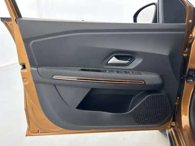 Dacia Sandero eco-g 100 — photo 20