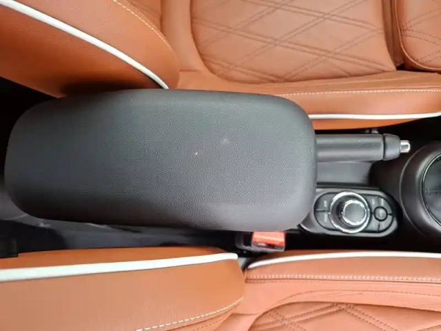 Mini Mini cabriolet cooper 136 ch dkg7 — photo 15