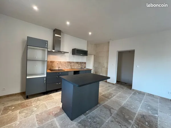 A louer - Appartement T3 rénové de 68 m2 avec balcon