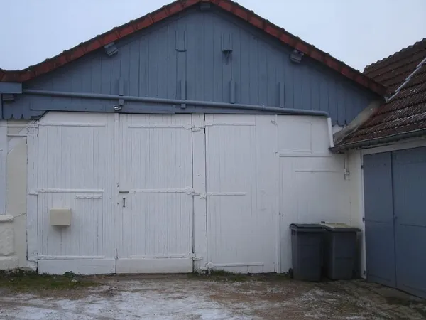 Local commercial à usage d'atelier / de hangar / d'entrepôt