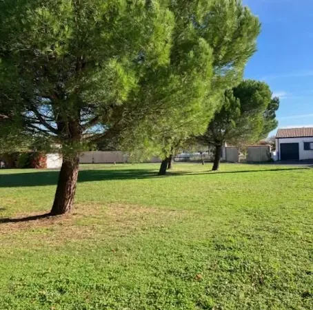 Terrain 273 m²