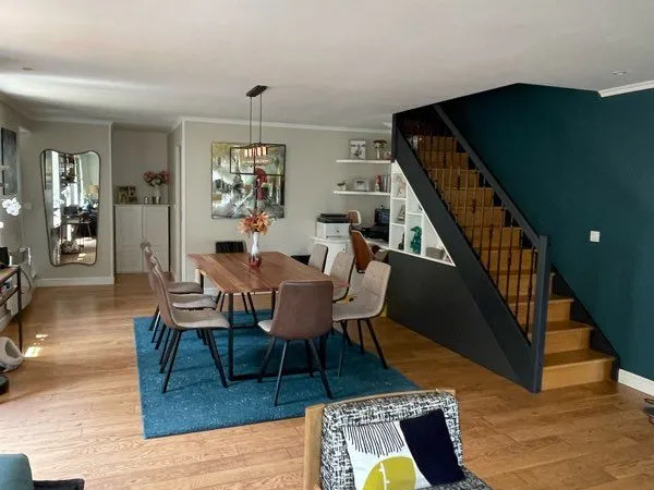 Maison en pierres rénovée proche école