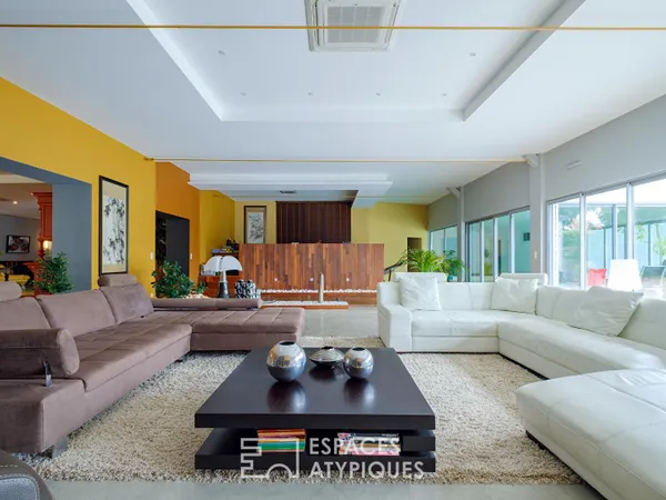 Loft hors normes avec piscine intérieure et appartement autonome