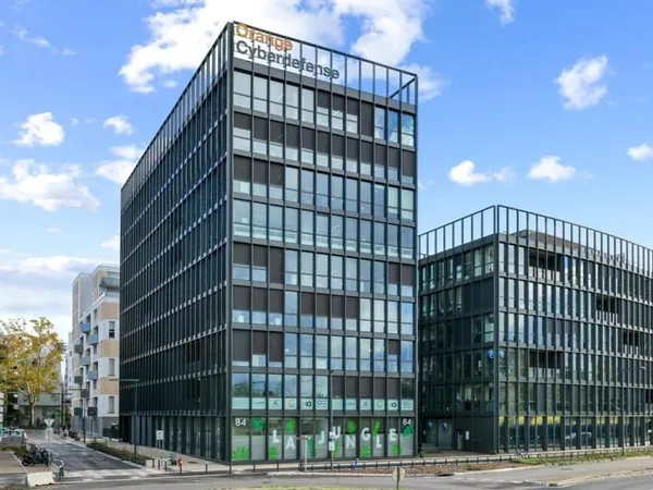 Bureau 1 pièce 887 m²
