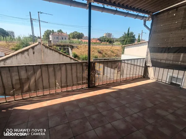 T2 avec terrasse quartier barbes