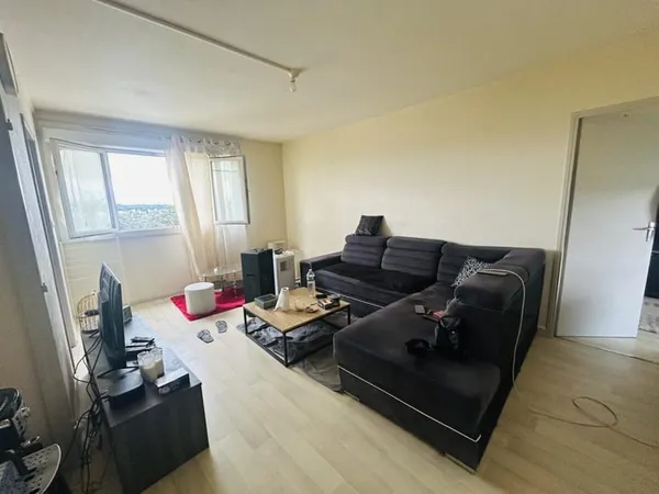 A SAISIR GRAND CHARMONT APPARTEMENT F3