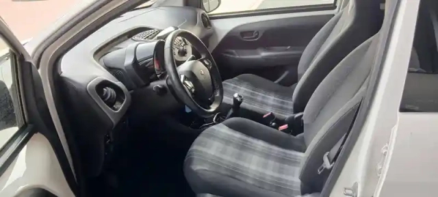 Peugeot 108 vti 72ch bvm5 — photo 13