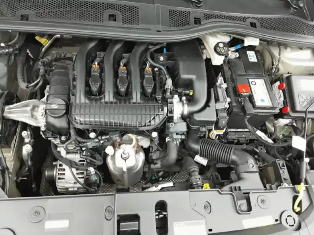 Peugeot 208 puretech 75 s&amp;s bvm5 — photo 40