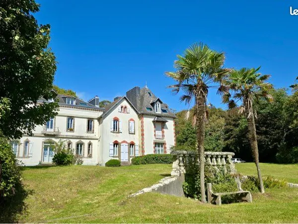Studio meublé de caractère au Château de Quéleren - Accès mer