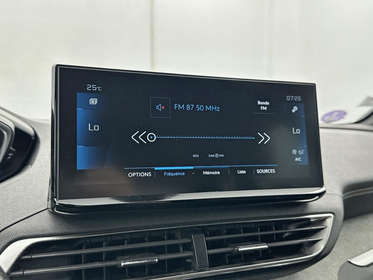 Peugeot 3008 puretech 130ch s&s eat8 gt pack — photo 22