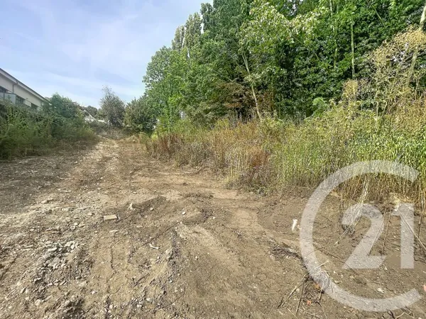 Terrain 236 m²