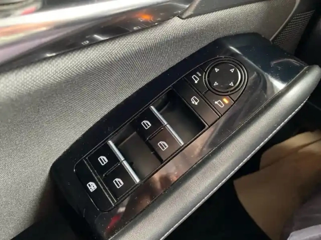 Mazda Cx-30 2.0 e-skyactiv-x m-hybrid 186ch sportline 2022 — photo 6
