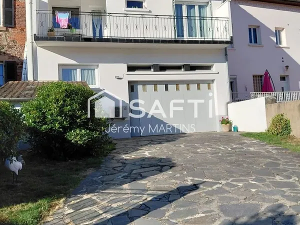 Maison familiale de caractère avec espace professionnel
