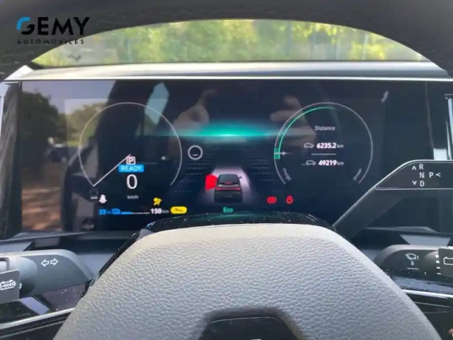 Renault Megane e-tech ev60 220 ch super charge — photo 14
