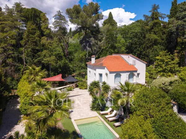 Élégante villa avec piscine et jardin exotique - Proche centre e