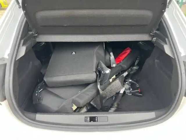 Peugeot 208 puretech 100 s&amp;s bvm6 — photo 9
