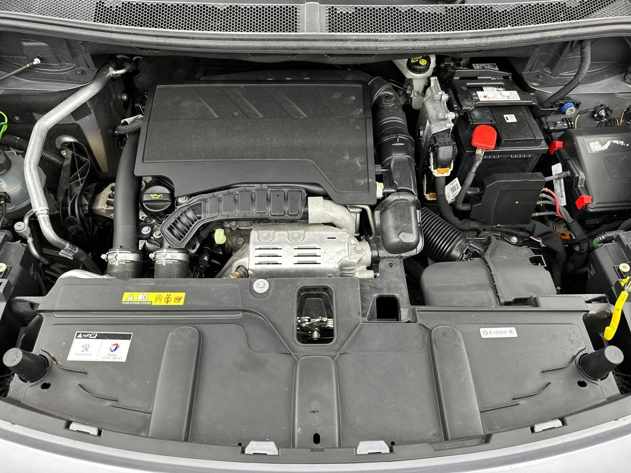 Peugeot 3008 puretech 130ch s&s eat8 allure pack — photo 13