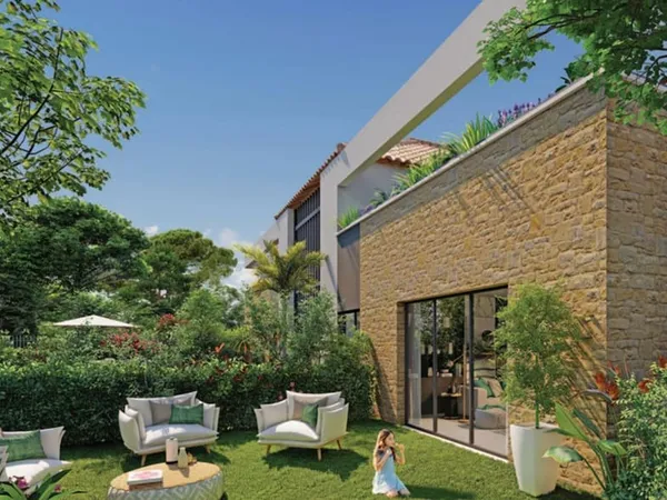 T3 standing Six-Fours-Les-Plages RDJ 85 m2 - 675 000